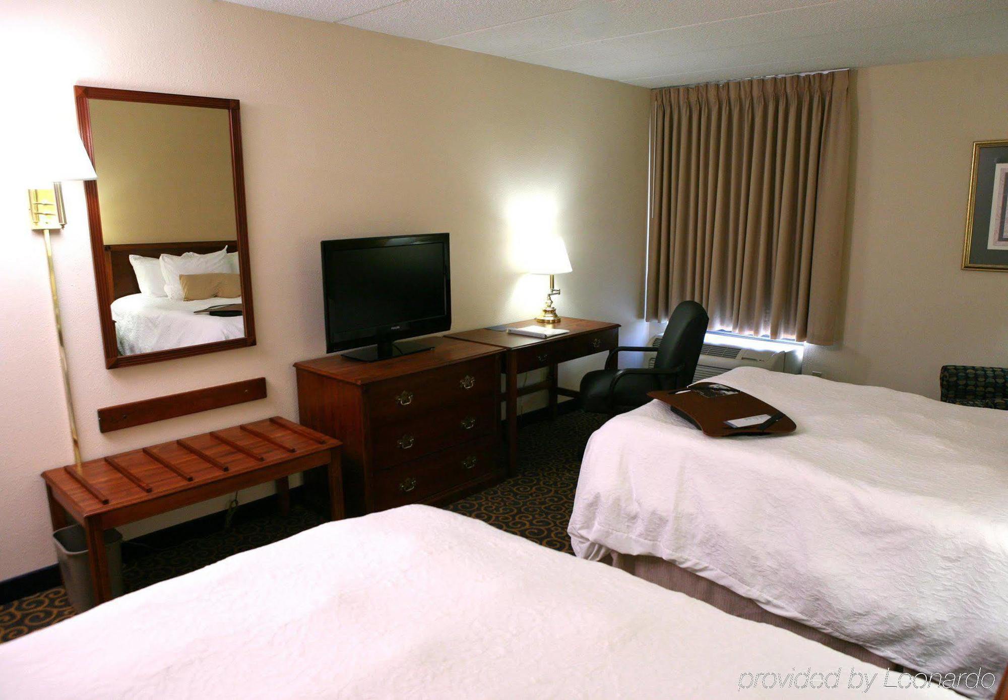Hampton Inn Cincinnati Eastgate Habitación foto